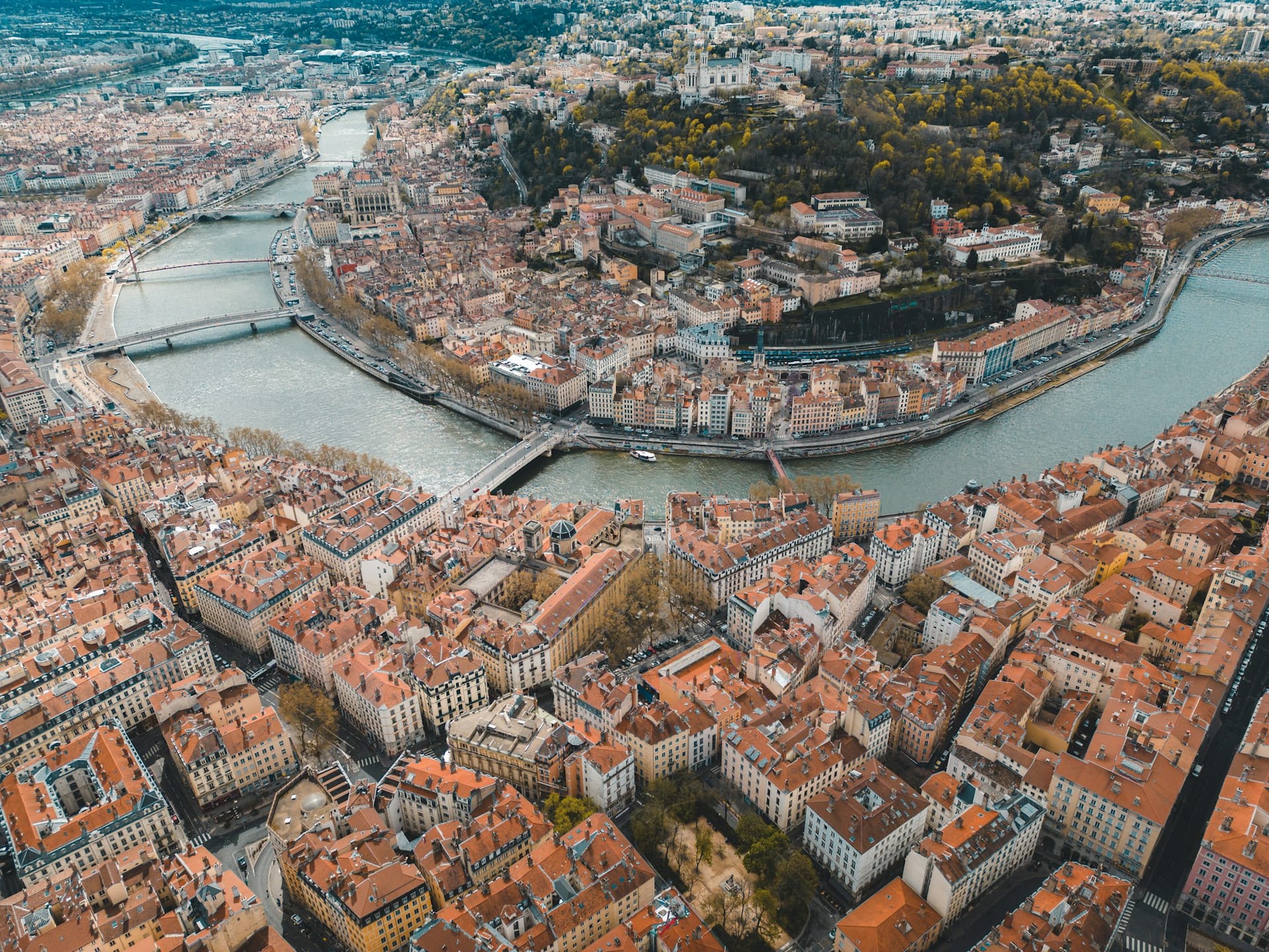 Vue aérienne de Lyon et de la Saône