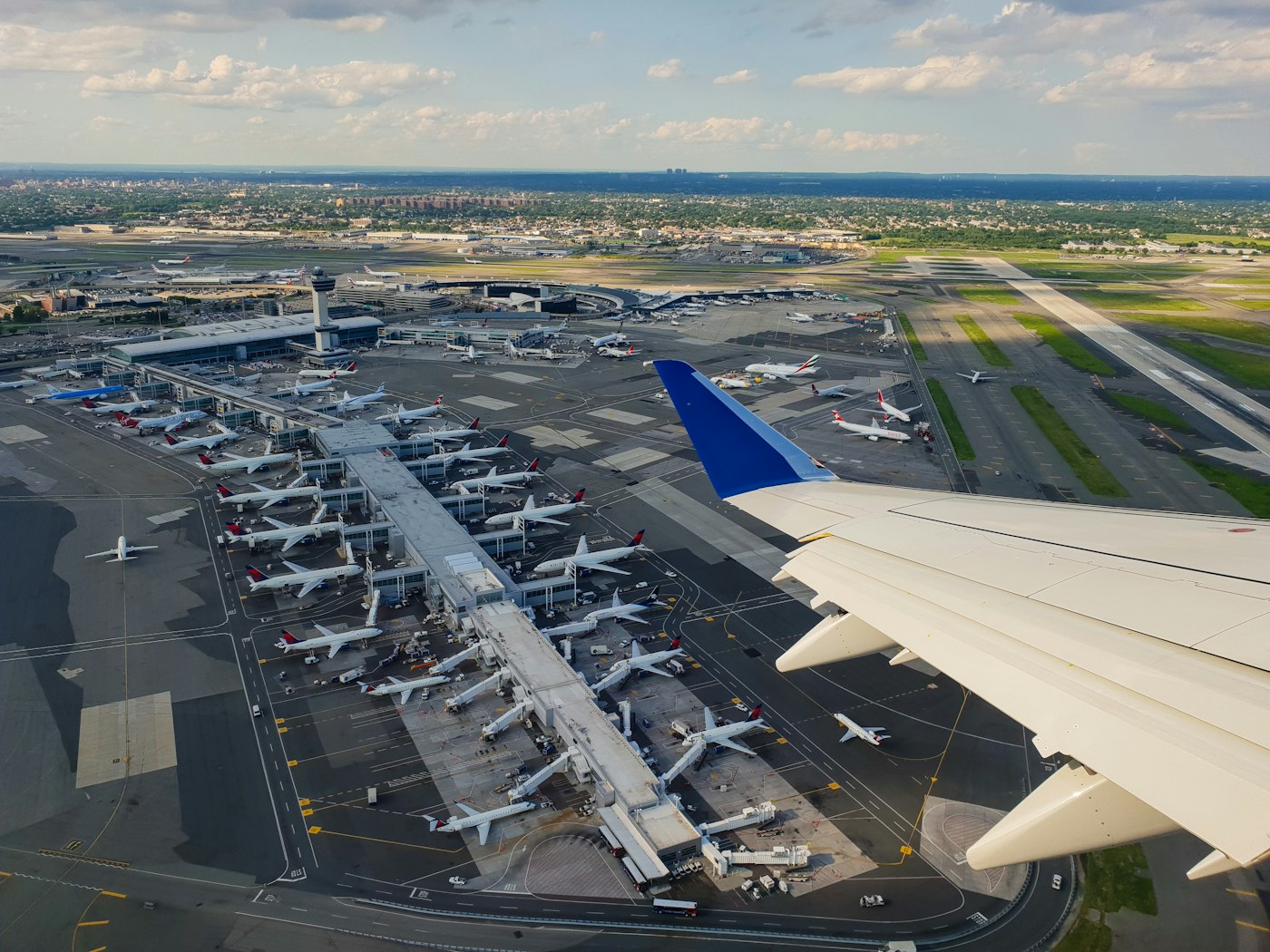 Aéroport et pistes vus depuis les airs